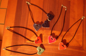 collier-ras-du-cou-coeurs