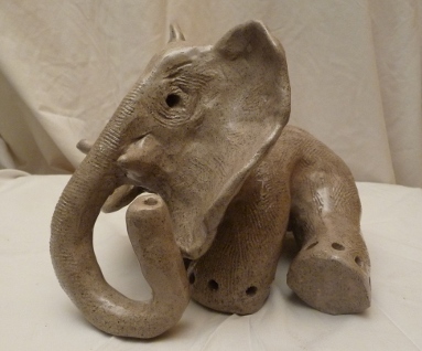 éléphant assis éléphant assis