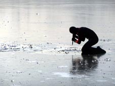 percer-la-couche-de-glace percer-la-couche-de-glace