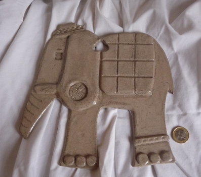 Jean l'éléphant 2009 - sobriété Jean l'éléphant 2009 - sobriété