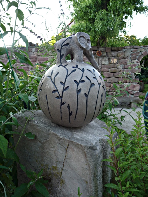 "Pousses d'éléphant 03" sculpture céramique © Michèle Ruffin