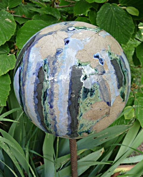 "boule d'Iris" grès - © Michèle Ruffin